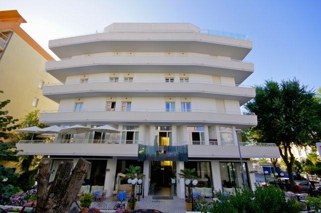 Hotel Aragosta Cattolica Exteriör bild